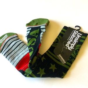 UNSIMPLY STITCHED MENS ATHLETIC CREW COTTON BLEND SOCKS USA GREEN BLACK OS NWT